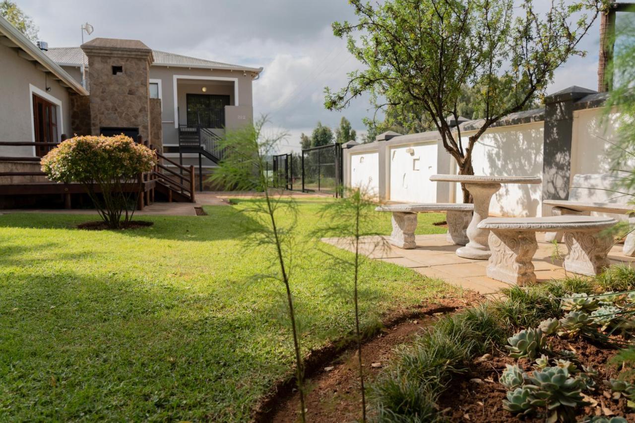 Rueby'S Guesthouse Dullstroom Dış mekan fotoğraf