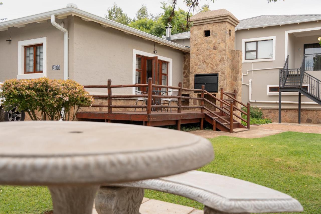 Rueby'S Guesthouse Dullstroom Dış mekan fotoğraf