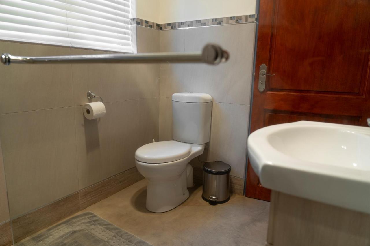 Rueby'S Guesthouse Dullstroom Dış mekan fotoğraf